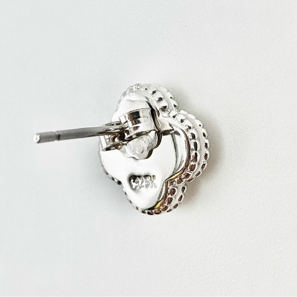 925 Solid Sterling Silver Mother of Pearl Four Leaf Clover Stud Earrings - Picture 4 of 5